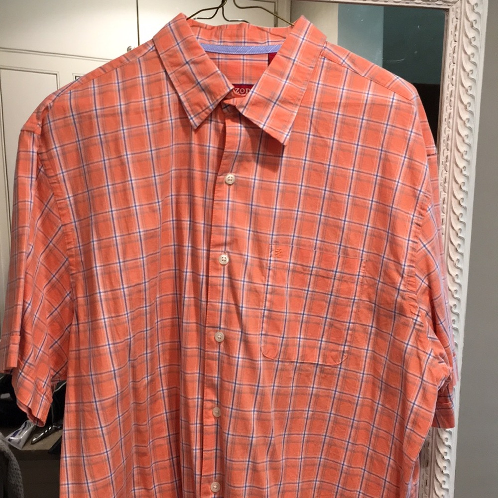 Izod men’s short sleeve shirt large